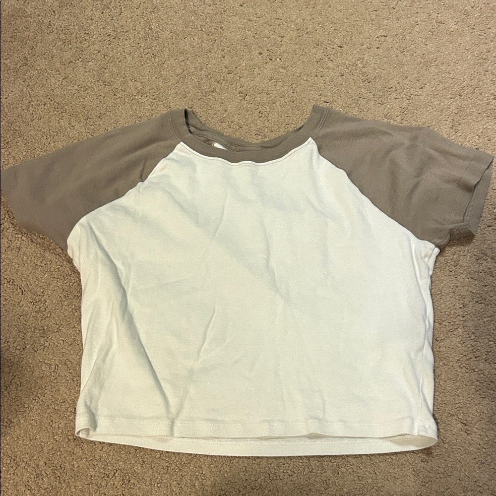 Hollister Brown and White Cropped T-Shirt.